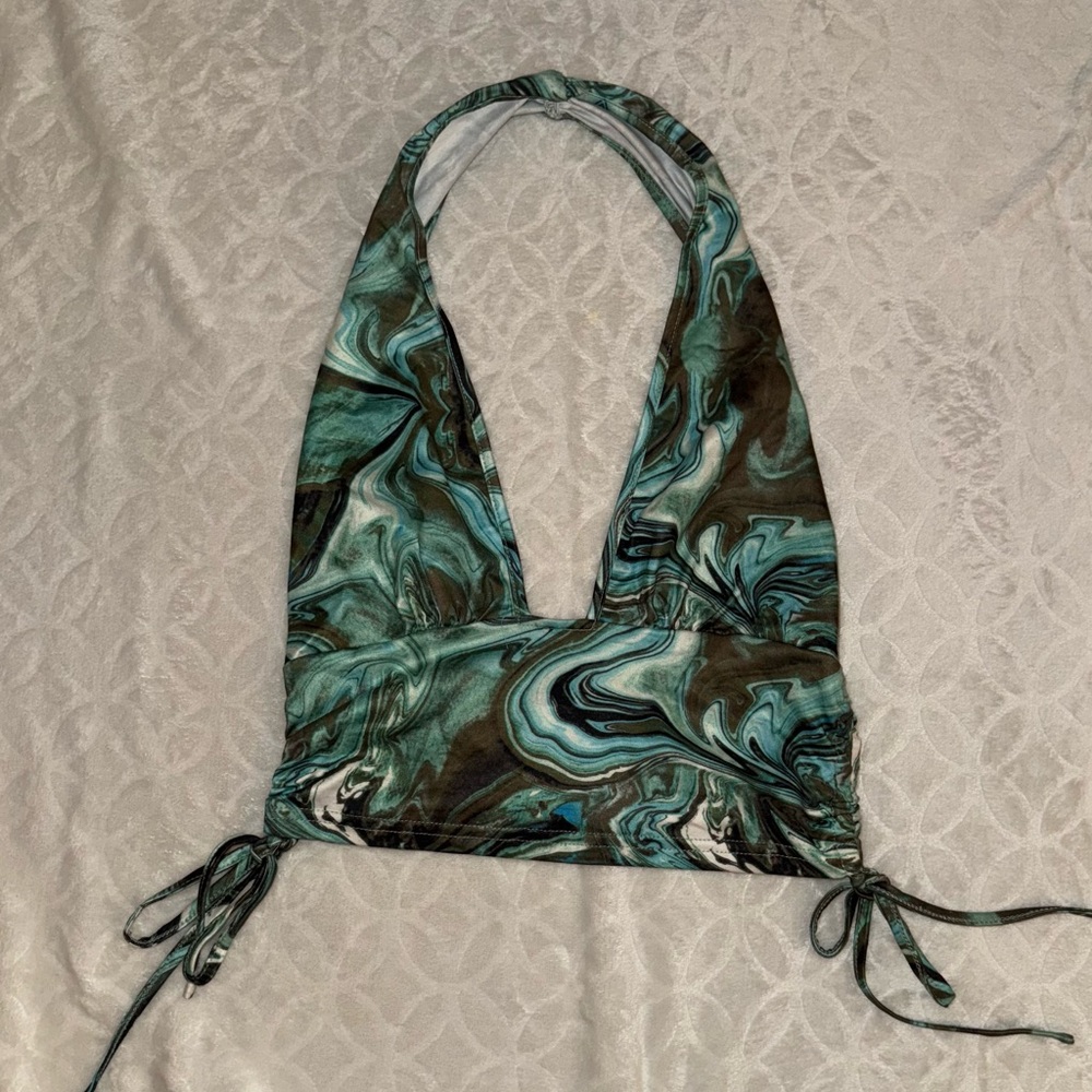 Flattering and cute halter green teal and brown marble crop top 💚🩵🤎